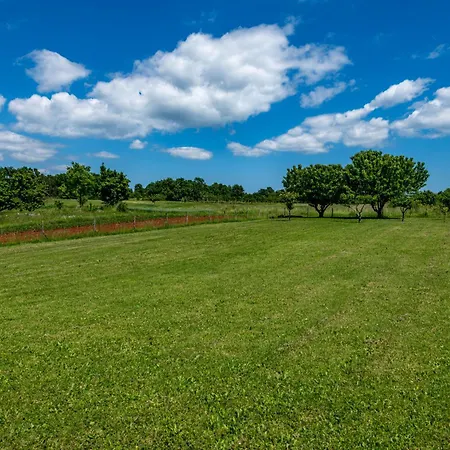 Holiday home Mia, Your Warm And Sunny Family Getaway *
