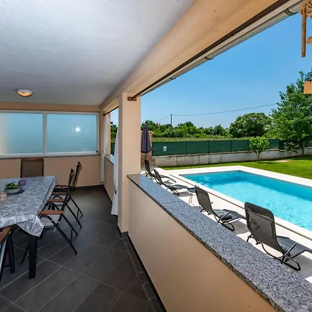 Mia, Your Warm And Sunny Family Getaway * Cere