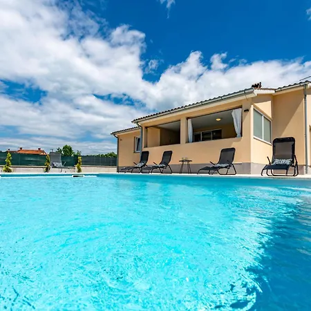 Mia, Your Warm And Sunny Family Getaway Nyaraló Cere