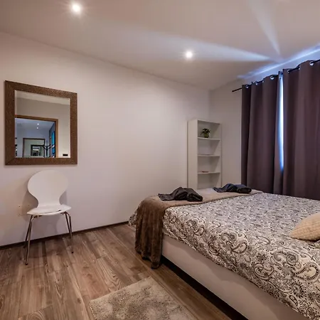 Mia, Your Warm And Sunny Family Getaway Nyaraló Cere